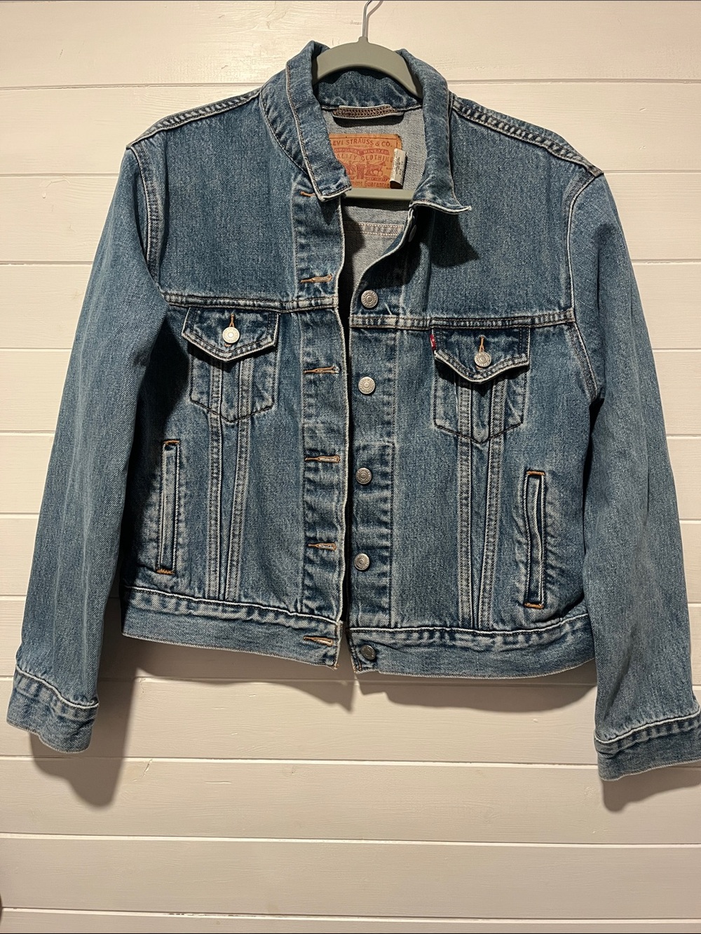 Levi's Women’s Trucker Medium Blue Denim Jacket